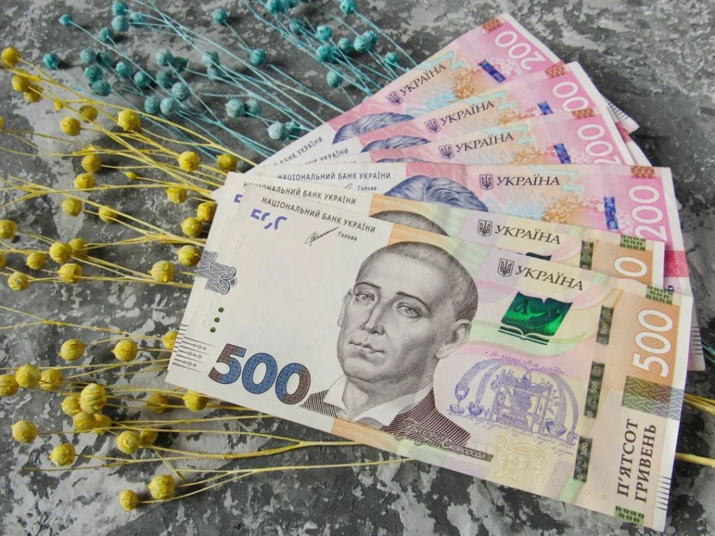 ПФУ нарахує підвищені пенсії у серпні: хто отримає близько 16 500 грн
