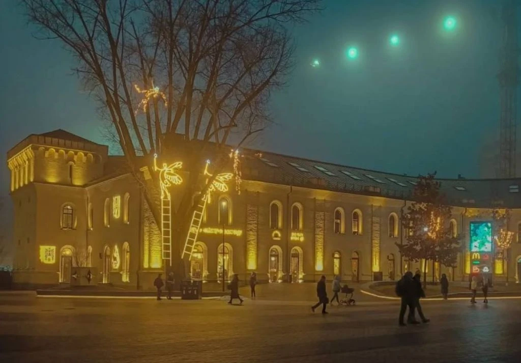 Комендантську годину в Києві скоротили: метро та транспорт працюватимуть довше