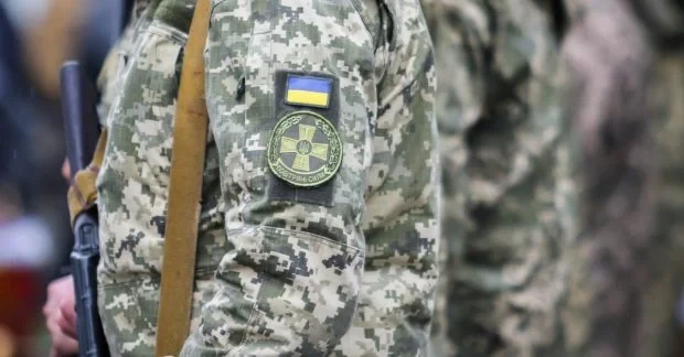 ТЦК скасував чоловікові відстрочку й мобілізував наступного дня: суд наказав його звільнити