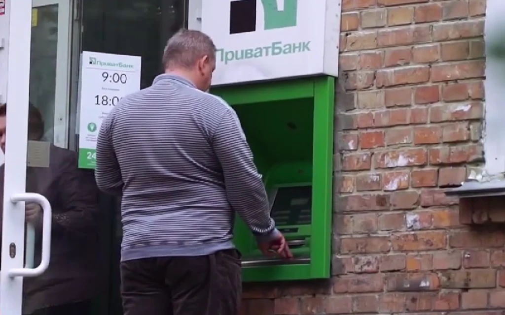 Виконавець не може списати частину соцвиплат за борги: які гроші захищені від стягнення